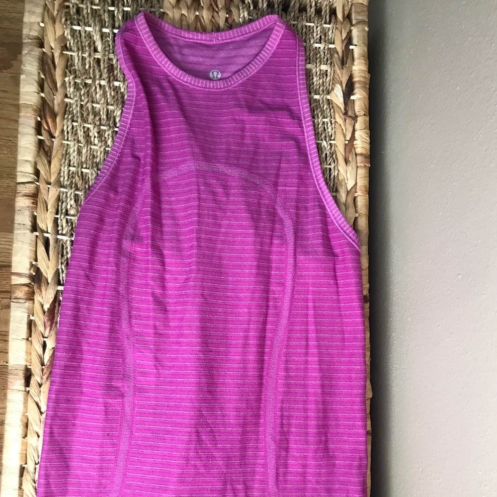 Lululemon workout top
